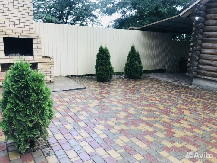 Отдых у бассейна