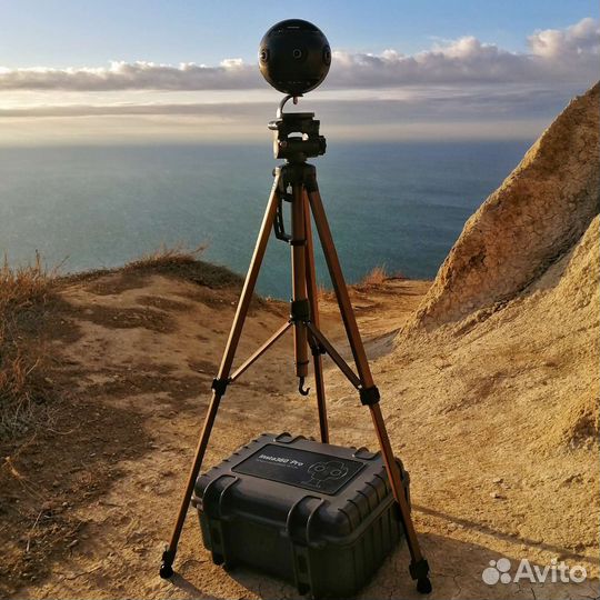 Камера Insta 360 pro с двумя аккумуляторами