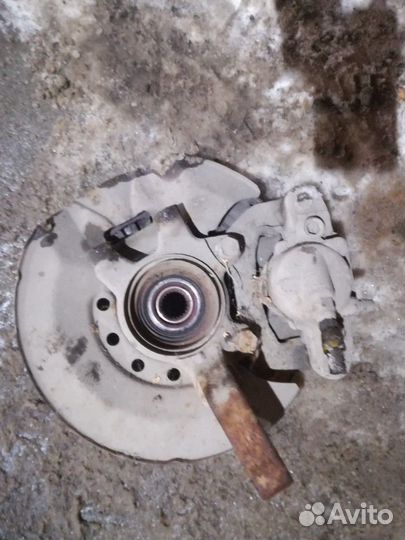 Поворотный кулак в сборе ваз 2110