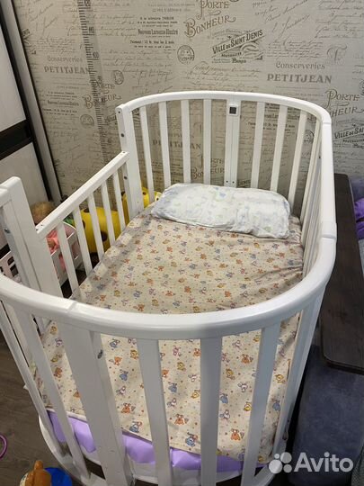 Детская кровать с маятником круглая