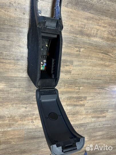 Chevrolet blazer s15 подлокотник