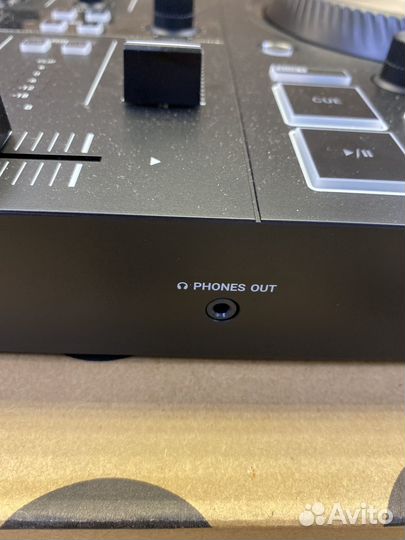 DJ-контроллер Traktor Kontrol S2