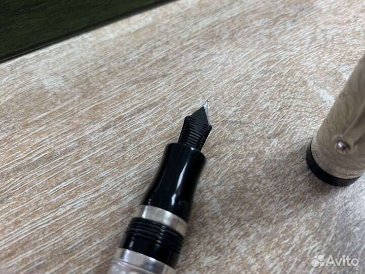 Перьевая ручка Montegrappa Cosmopolitan Batik