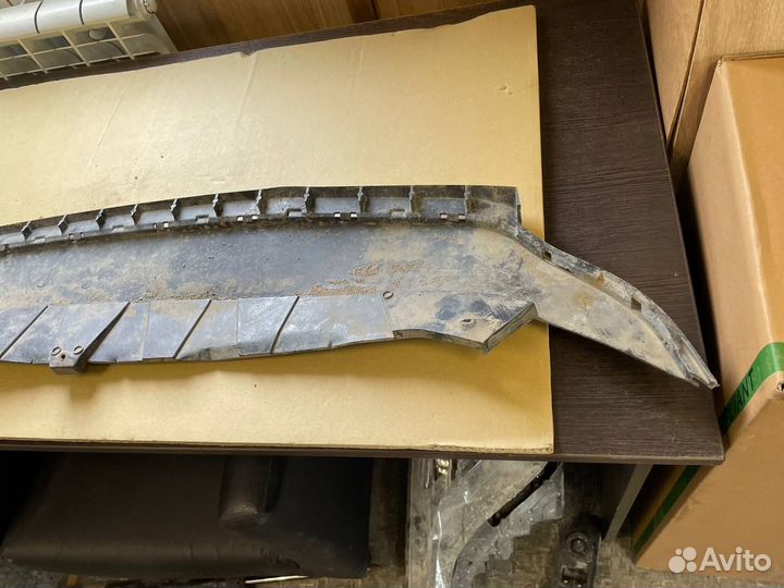 Юбка переднего бампера Volkswagen Passat B7