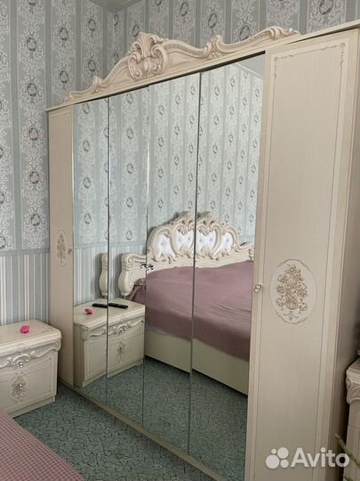 Спальный гарнитур