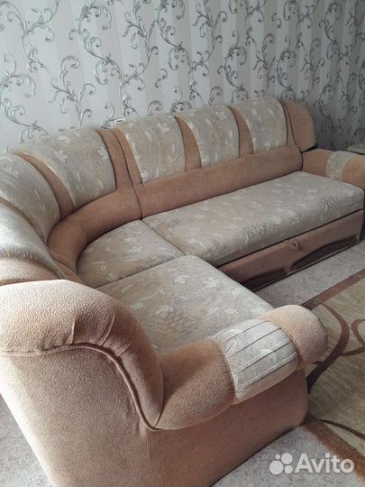Продаю угловой диван