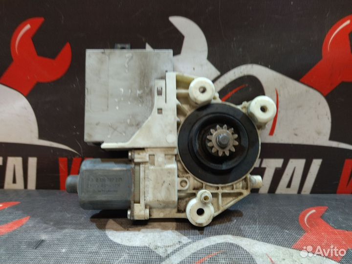 Моторчик стеклоподъемника задний Ford Focus 2