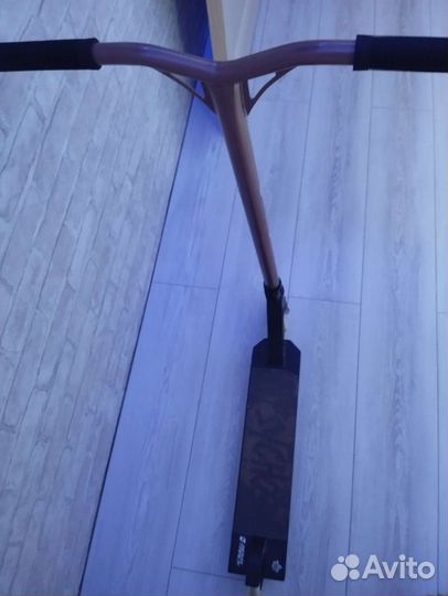 Трюковой самокат novatrack