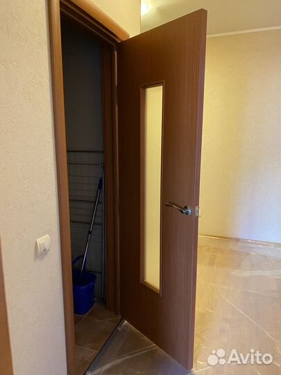 Двери межкомнатные из массива, с коробкой