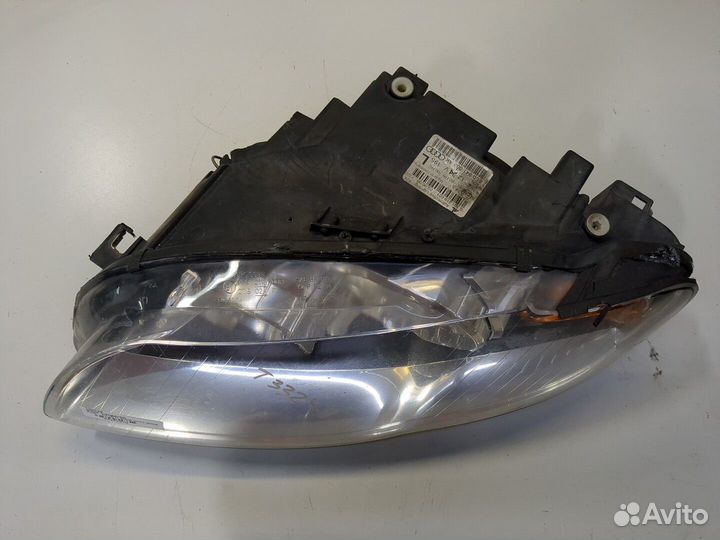 Фара (передняя) Audi A4 (B7), 2006