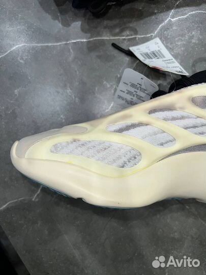 Кроссовки мужские adidas Yeezy boost 700