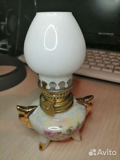 Фарфоровая статуэтка