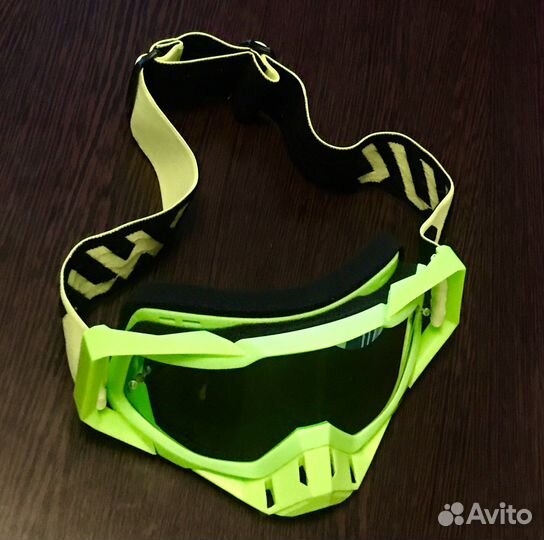 Сноубордическая /горнолыжная маска