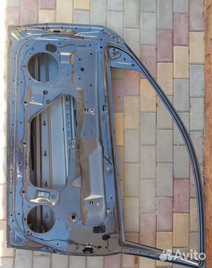 Дверь правая Мерседес 203 купе