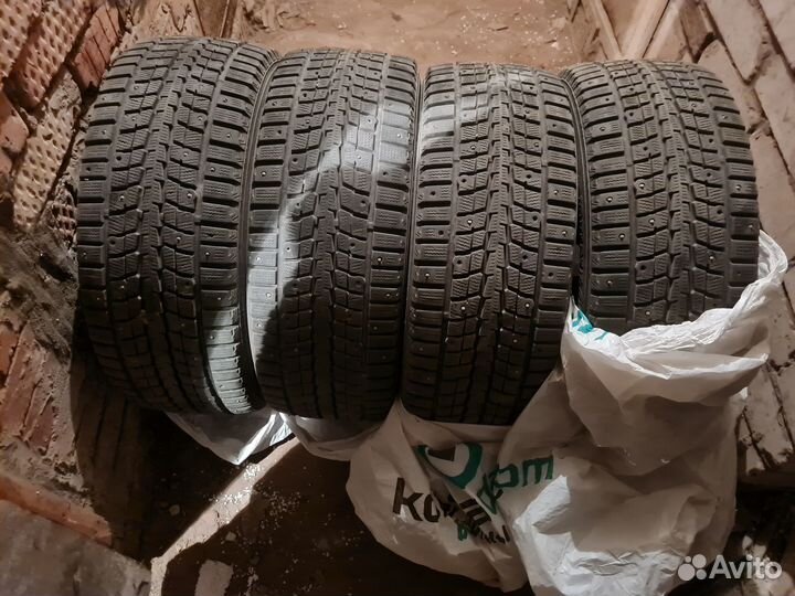 Dunlop SP Winter Ice 01 205/55 R16