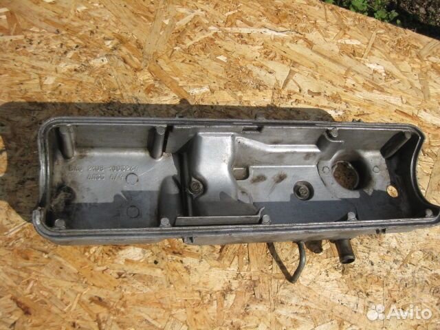 Крышка головки блока (клапанная) Лада 2110