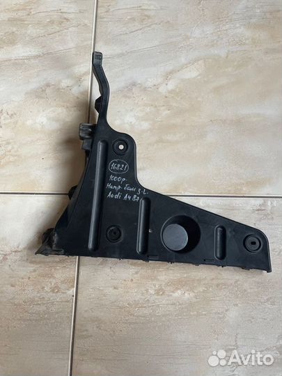 Кронштейн бампера задний Audi A 4 B 7 С 2006 По