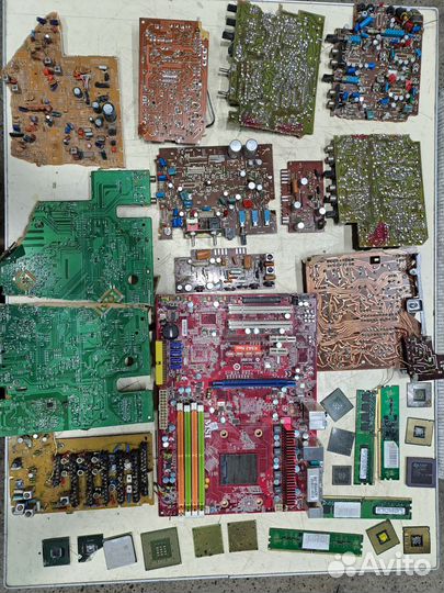 Скупка радиодеталей, плат, бытовой техники