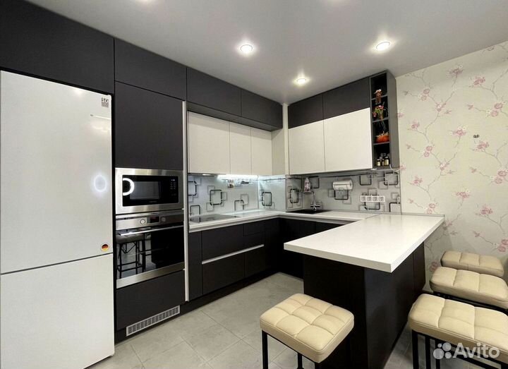 Кухня угловая на заказ.мдф фасады