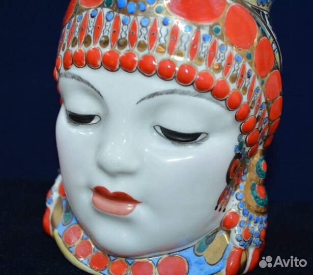 Фарфоровая кружка молочник, голова восточной жен