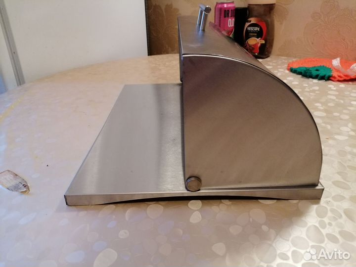 Хлебница металлическая