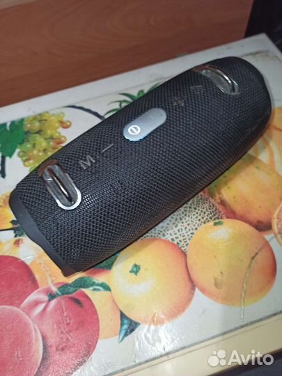 Bluetooth колонка JBL Xtreme. Через плечо