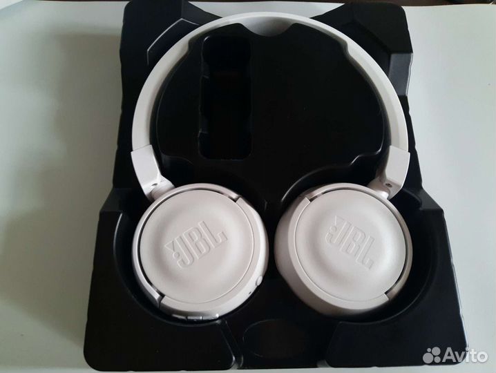 Беспроводные наушники JBL T450BT