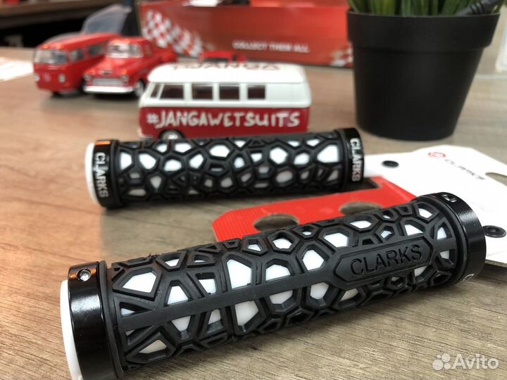 Ручки грипсы на руль для велосипеда clarks