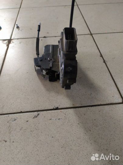 Замок дверной задний правый Land Rover Range Rover