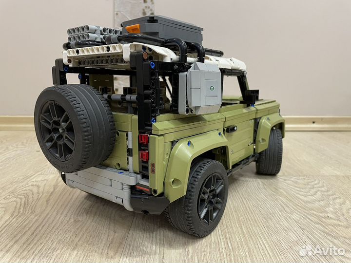 Lego Land Rover Defender 42110