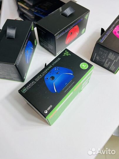 Зарядная станция Razer для контроллеров Xbox Blue