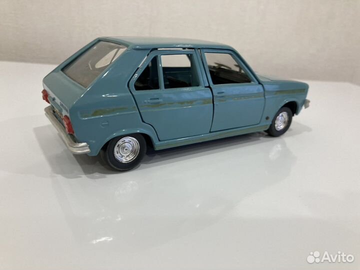 Модель автомобиля Пежо 104