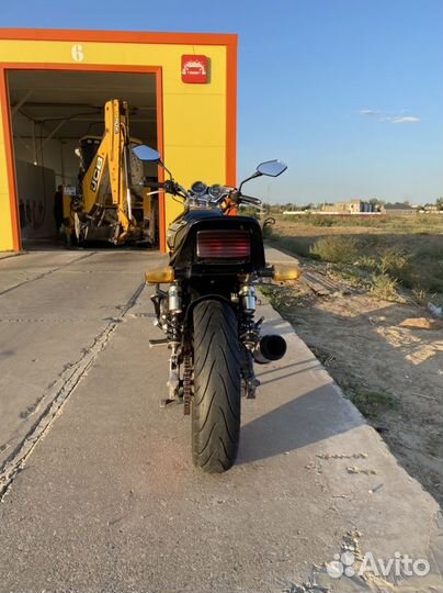 Honda CB400 super four