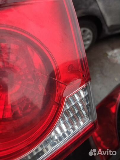 Фара крышки багажника правая Chevrolet Cruze седан