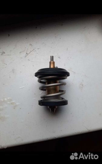 Термостат Volkswagen Skoda 1.8 TSI 06H121113B