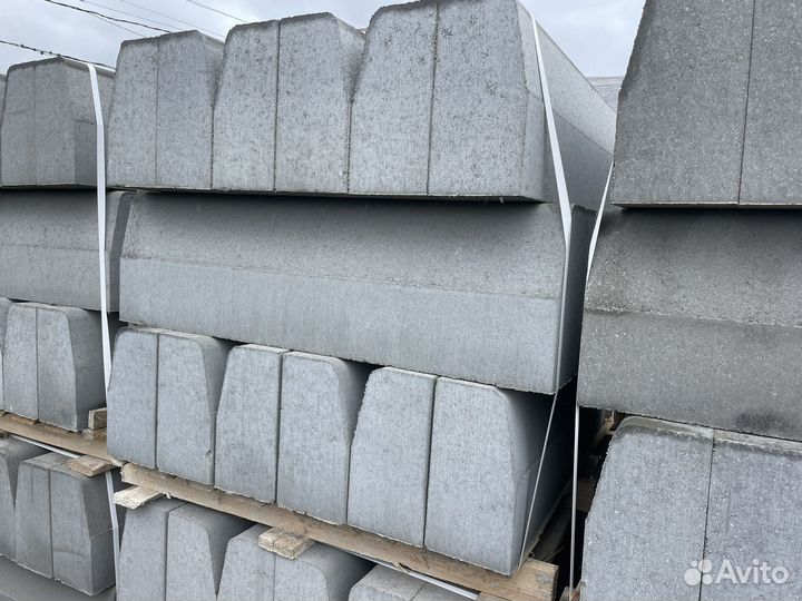 Бордюр дорожный