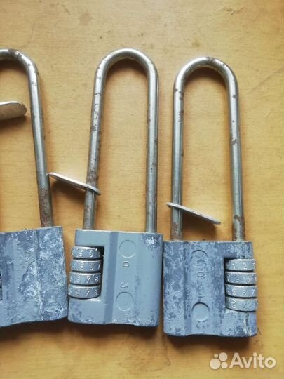 Замок навесной кодовый тех времен