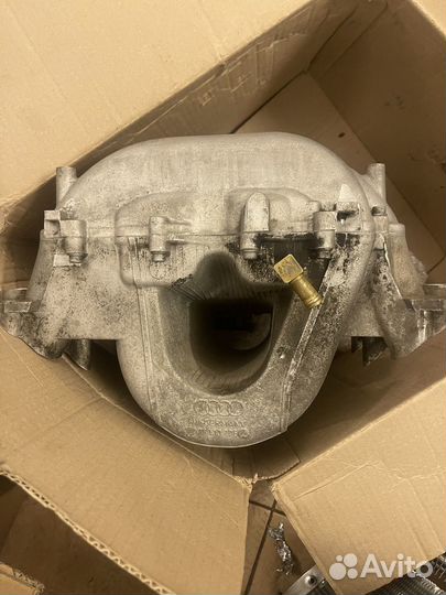 Впускной коллектор Audi 100 2.8