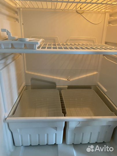 Холодильник двухкамерный Stinol бу