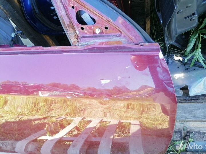 Дверь передняя правая Nissan Almera G15 1.6 k4m