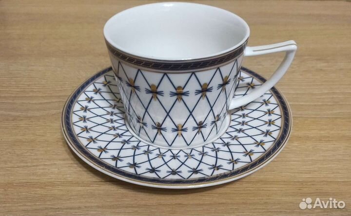 Чашка с блюдцем из фарфора