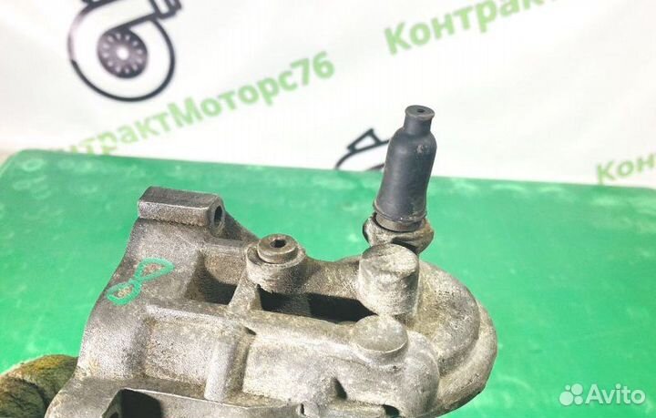 Кронштейн масляного фильтра Audi 80S седан 1 1989