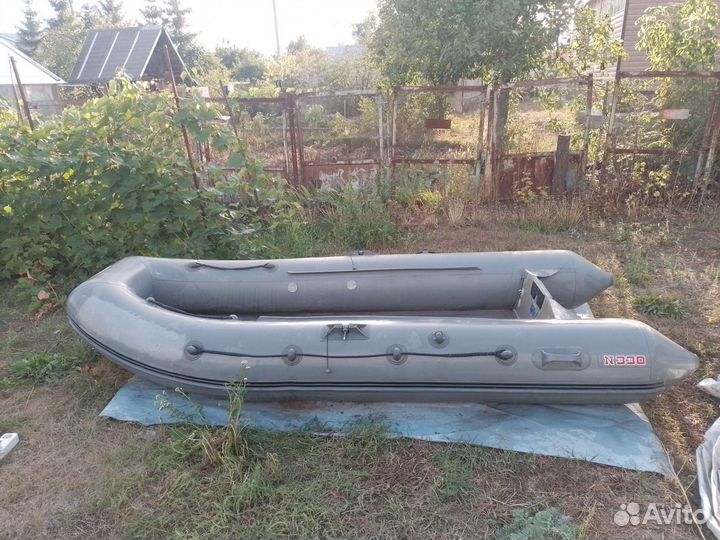 Лодка Кайман 330