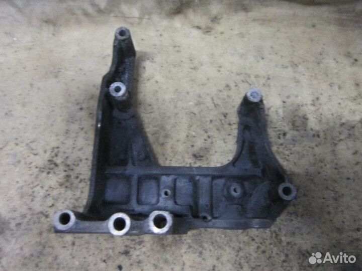 Кронштейн двигателя правый Nissan X-Trail (T31) 20