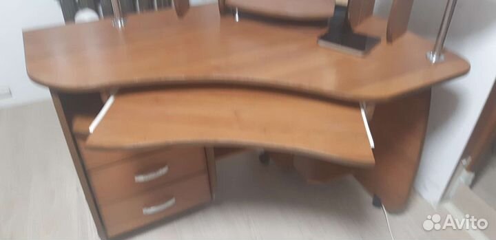 Компьютерный стол