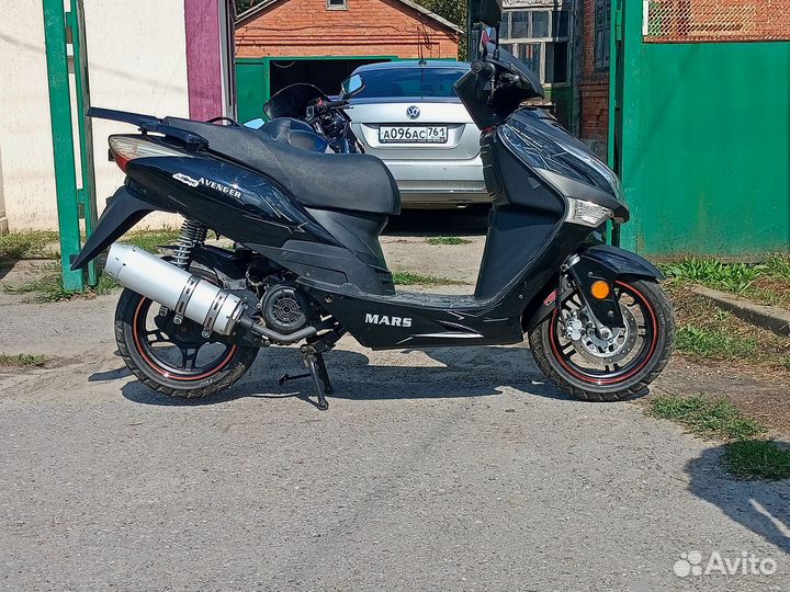 Скутер 150 кубов