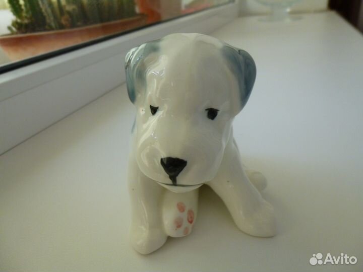 Фарфоровая статуэтка 