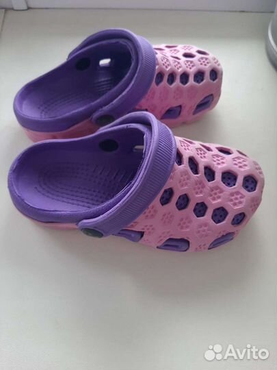 Детские шлепки crocs