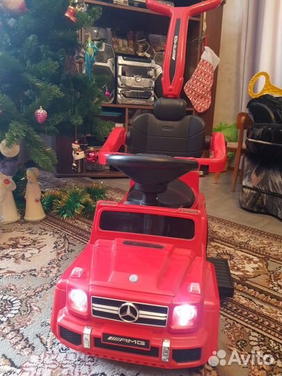 Машинка каталка толокар mercedes с ручкой 3в1