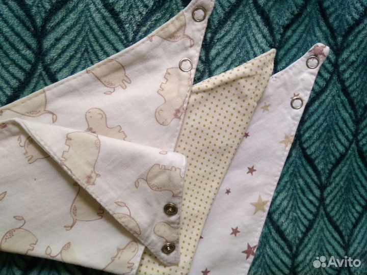 Нагрудник/слюнявчик новый